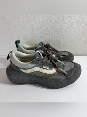 Vans UltraRange VR3 Sneaker Womens 7.5 Men’s 6
